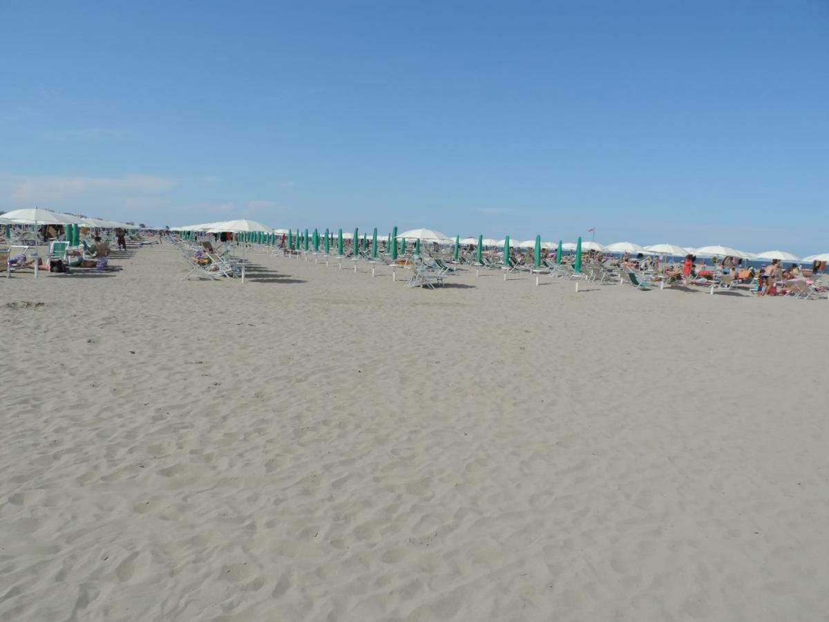 Victoria Mobilehome In Camping Mare E Pineta Lido di Spina Eksteriør bilde