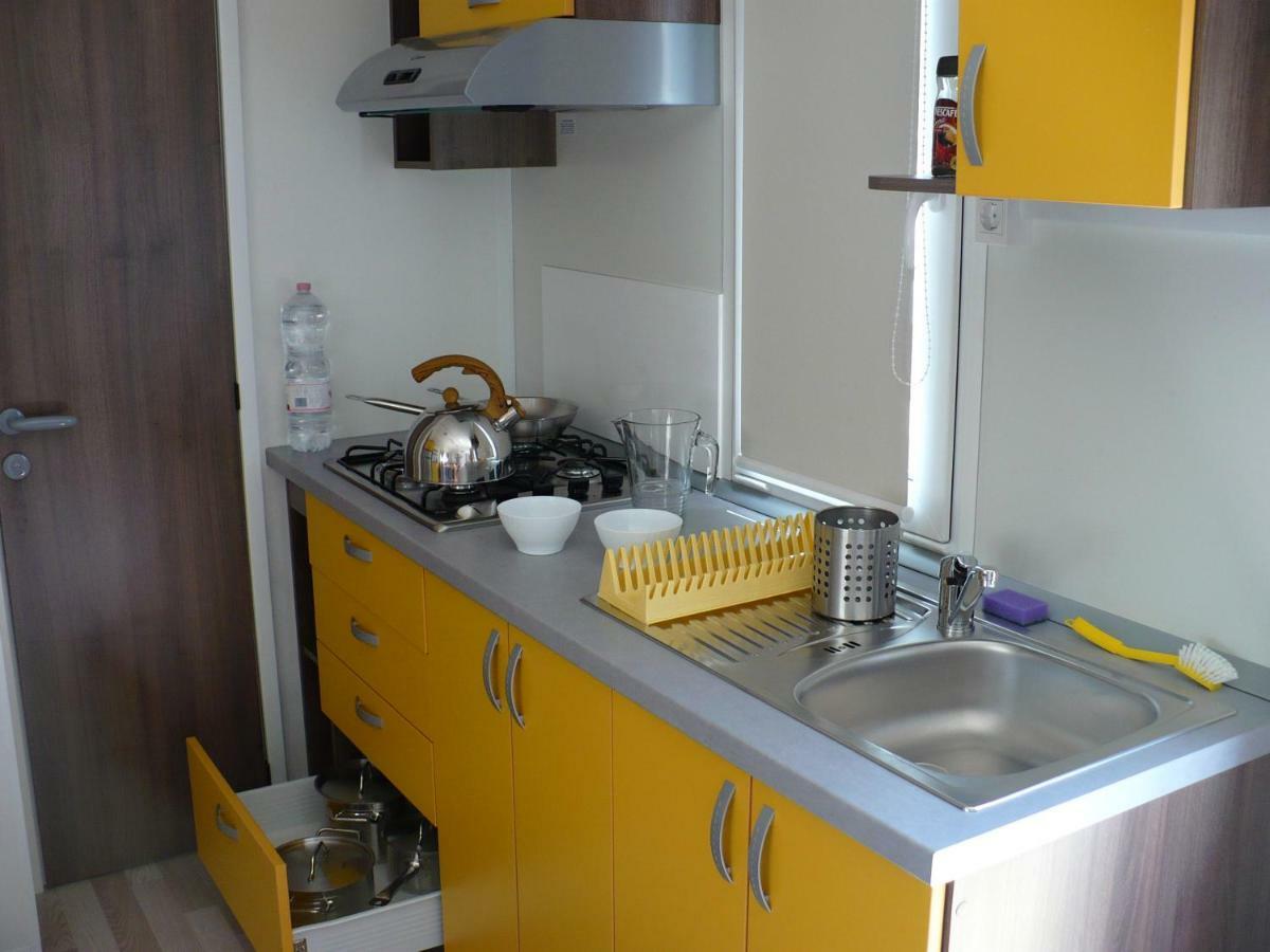 Victoria Mobilehome In Camping Mare E Pineta Lido di Spina Eksteriør bilde